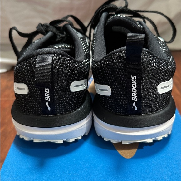 Brooks Revel 6 Energizer Black and White Women's trainers - Picture 3 of 7
